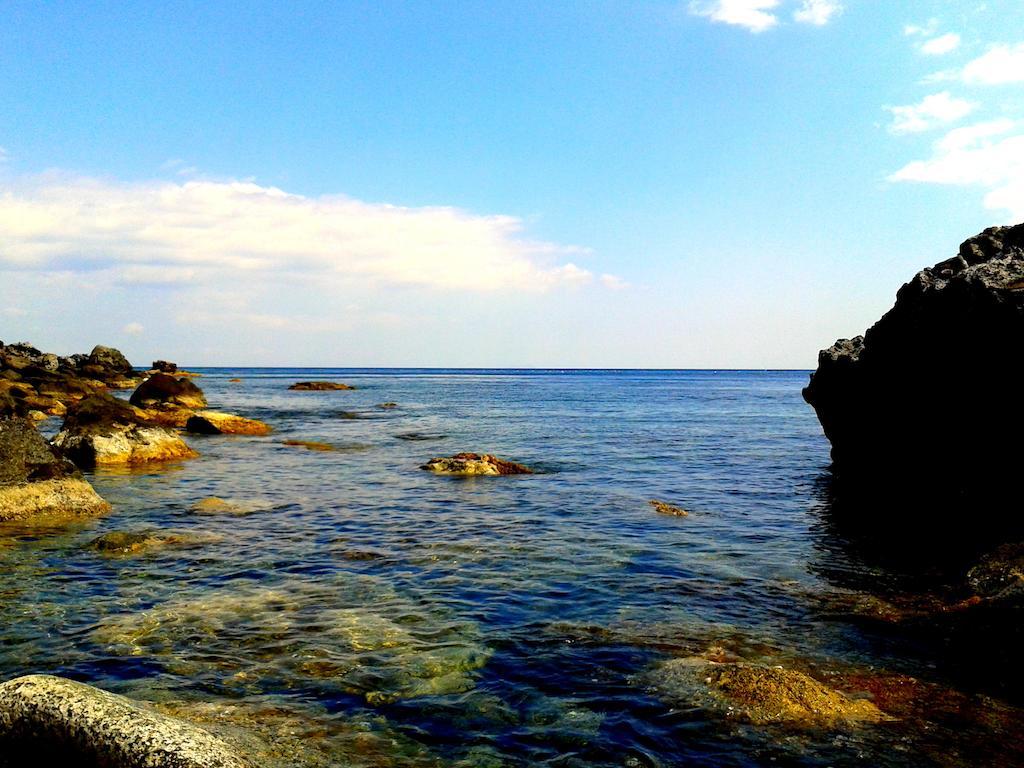 Kavos Bay Seafront Hotel Agia Marina  Экстерьер фото