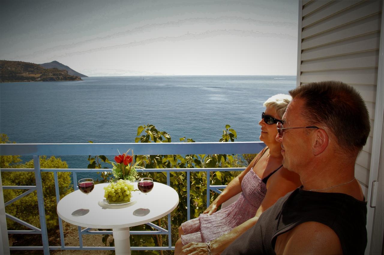 Kavos Bay Seafront Hotel Agia Marina  Экстерьер фото