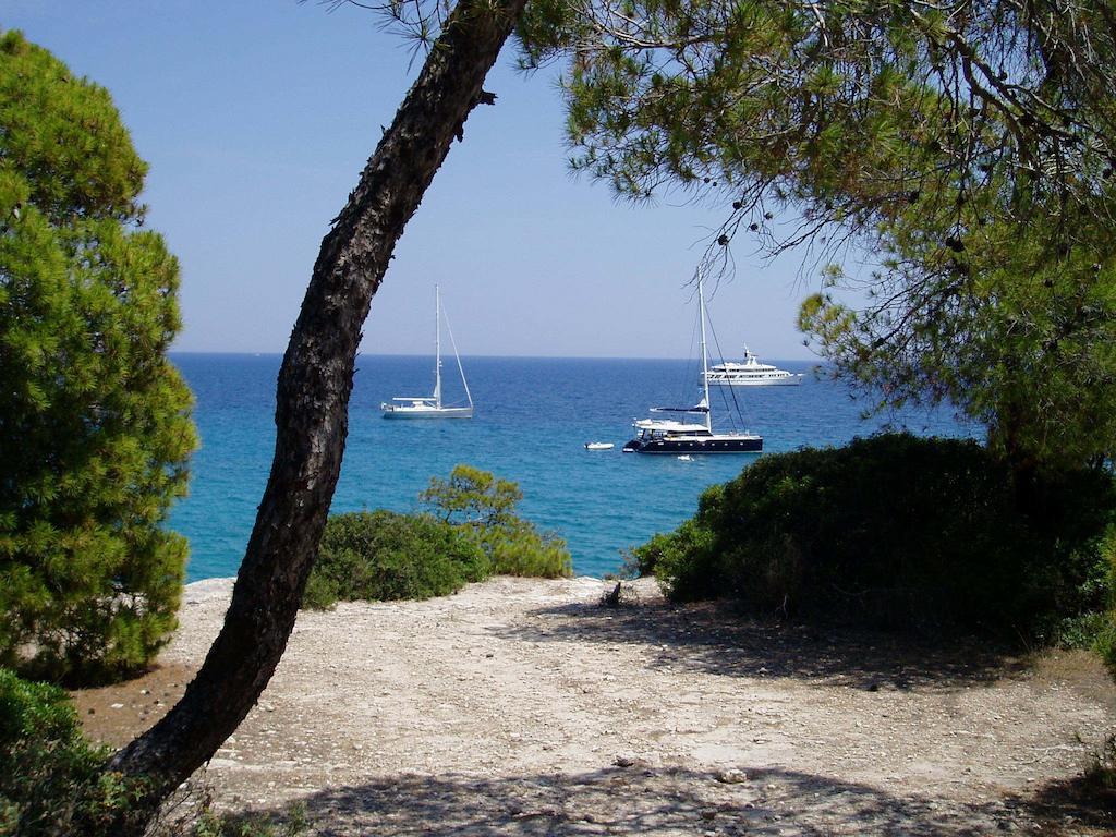 Kavos Bay Seafront Hotel Agia Marina  Экстерьер фото